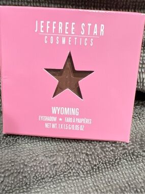 Jeffree Star Wyoming Single Eyeshadow - Warm Brown